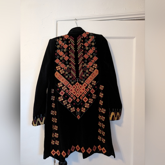 vintage me Jackets & Blazers - Stunning embroidered velvet coat Misses Medium jacket Miss Me Vintage  BEAUTIFUL